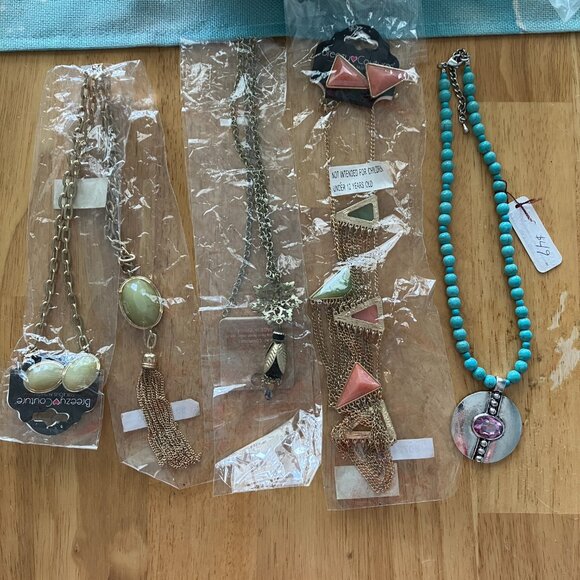 Mystery Vintage Jewelry Bundle About 4 lbs All Wearable 70+ Pieces - Picture 5 of 12